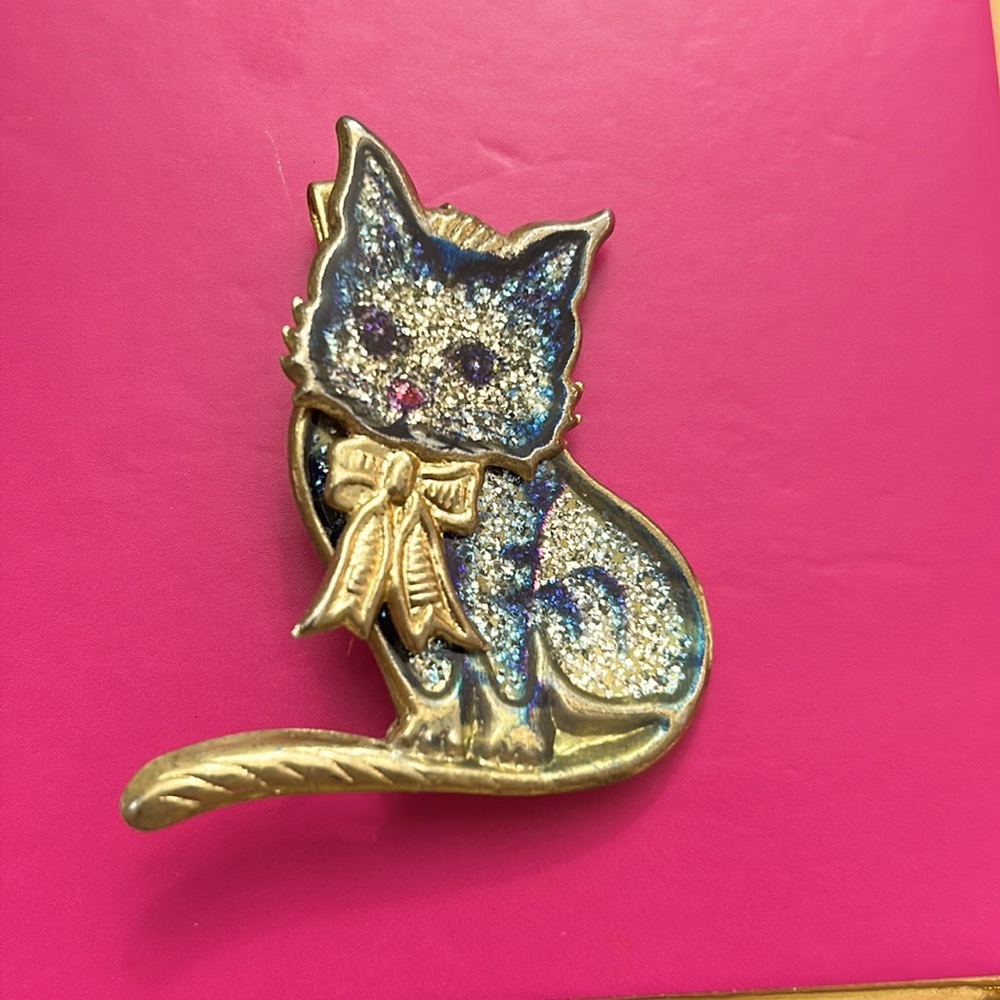 Vintage Cat pin moving head adorable retro